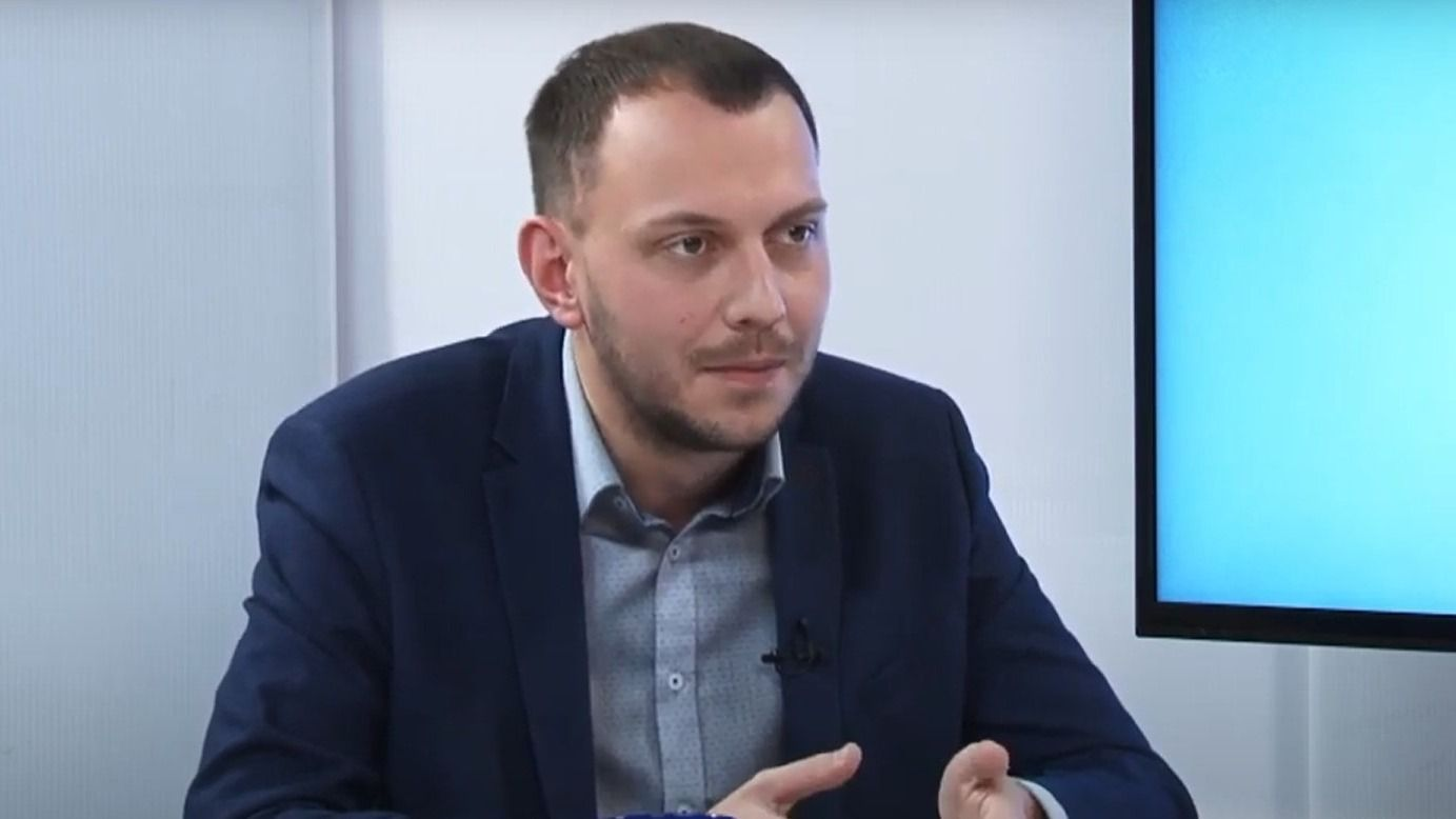 Антон Бредихин - политолог Антон Бредихин - политолог